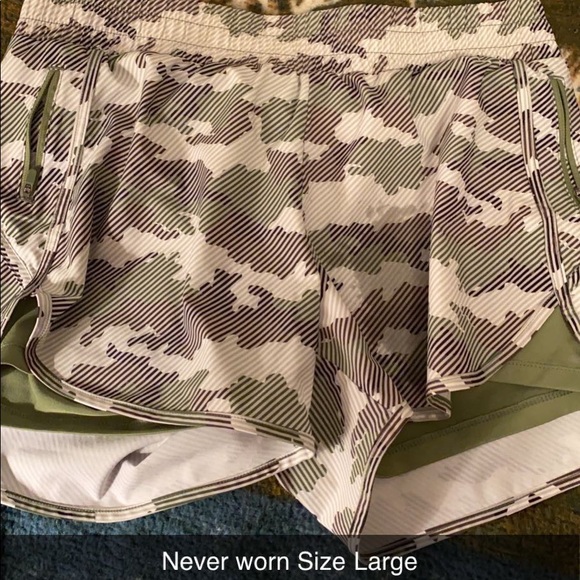 Clothes - Picture 3 of 16